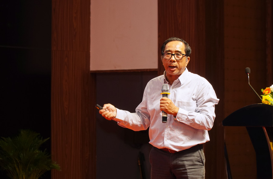 PGS.TS Lê Anh Tuấn 'hiến kế' việc bảo đảm an ninh nguồn nước ĐBSCL. PGS.TS Lê Anh Tuấn 'hiến kế' việc bảo đảm an ninh nguồn nước ĐBSCL.