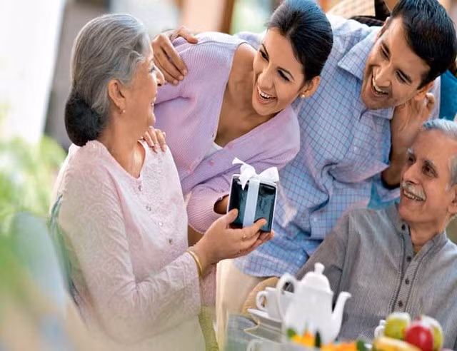 7 cách ứng xử khéo léo với họ hàng nhà chồng