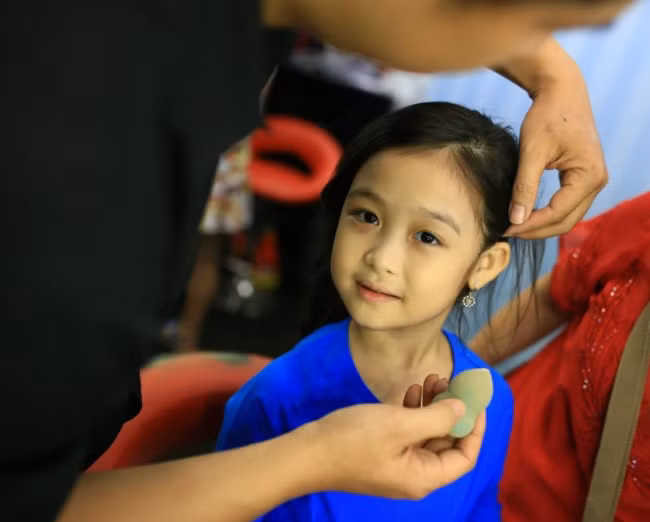 Phương Mỹ Chi giả đầu trọc hóa thân thành Phan Đinh Tùng