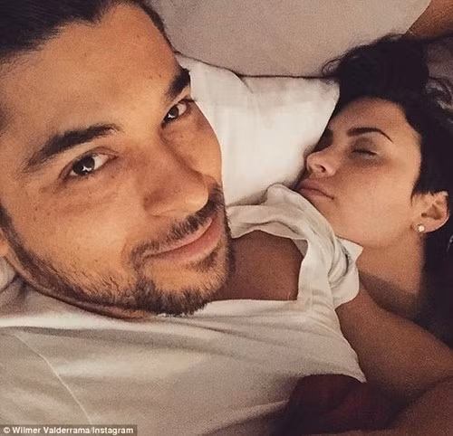 Giám khảo X-Factor bất ngờ bị tung ảnh 