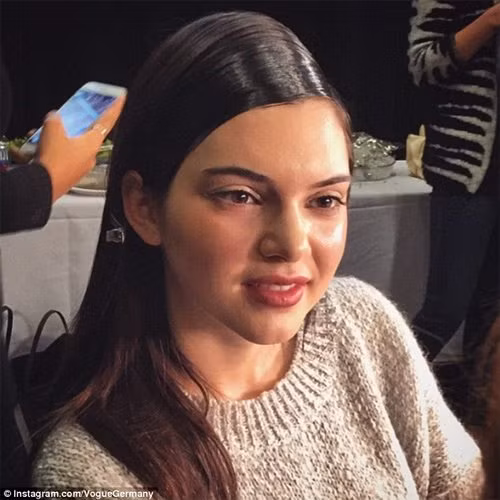 nguoi mau noi xau, choi ban nhau sau anh den san khau hinh anh 2