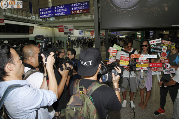 thien-than-noi-y-hong-kong-khoe-bung-bau-va-nhan-dinh-hon-9