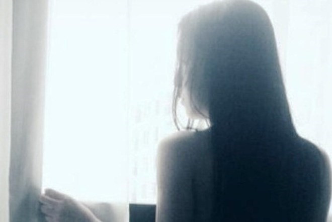 Thiếu nữ bị bạn trên Facebook tống tiền bằng "ảnh nóng’