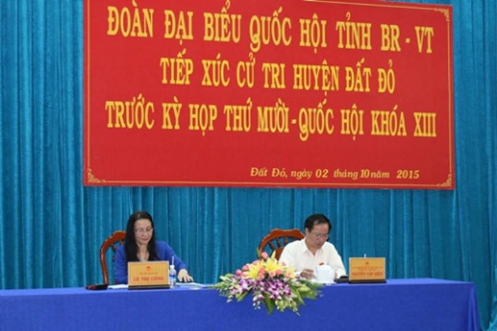 Giám đốc Sở viết đơn xin nghỉ việc vì bị điều chuyển công tác