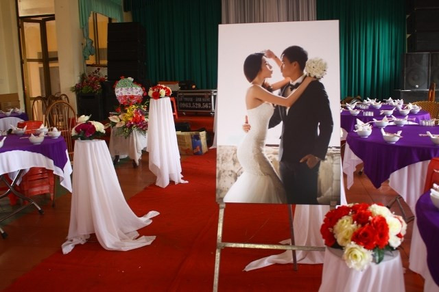 Đối tượng lạ mặt đột nhập vào tiệc cưới Công Vinh để trộm xe máy