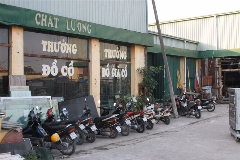 Một góc chợ đồ cũ (Ảnh: Xuân Hải)