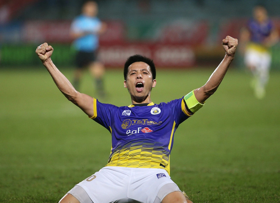 Nguyễn Văn Quyết đang chơi ấn tượng trong màu áo Hà Nội FC. Nguyễn Văn Quyết đang chơi ấn tượng trong màu áo Hà Nội FC.