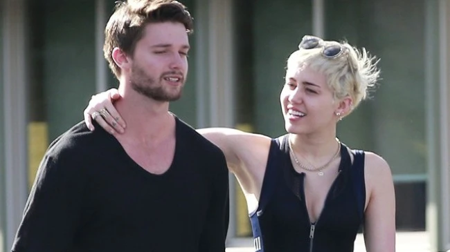 Miley Cirus và bạn trai Patrick Schwarzenegger.