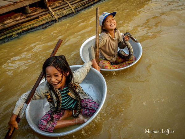 Chàng trai đi vòng quanh thế giới để chữa trầm cảm ảnh 6 Hồ Tonle Sap.