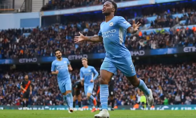 Sterling ghi bàn thứ 300 tại Ngoại hạng Anh.