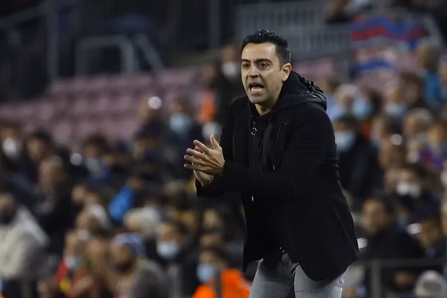 Xavi có chiến thắng ngay trận ra mắt Barca.