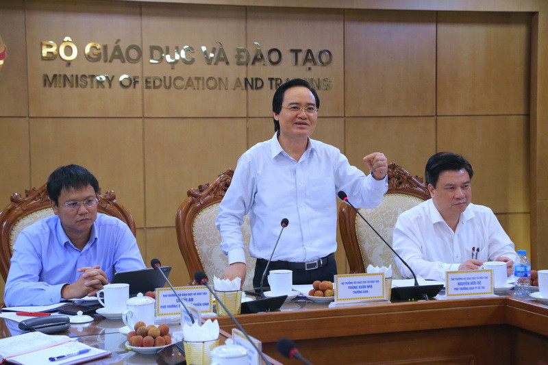 Bộ trưởng Phùng Xuân Nhạ phát biểu giao nhiệm vụ cho các thành viên BCĐ thi THPTQG.Ảnh: Việt Hà Bộ trưởng Phùng Xuân Nhạ phát biểu giao nhiệm vụ cho các thành viên BCĐ thi THPTQG.Ảnh: Việt Hà