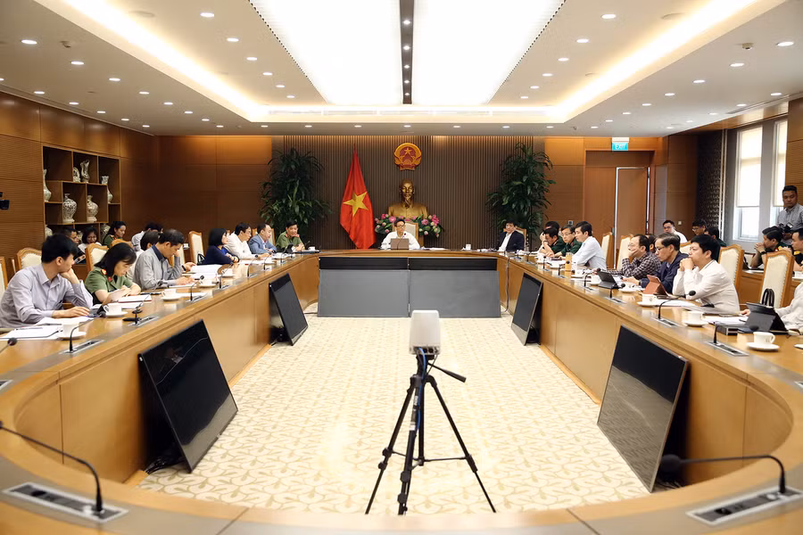Toàn cảnh cuộc họp Thường trực Ban Chỉ đạo quốc gia phòng chống dịch bệnh COVID -19. Ảnh: Đình Nam.