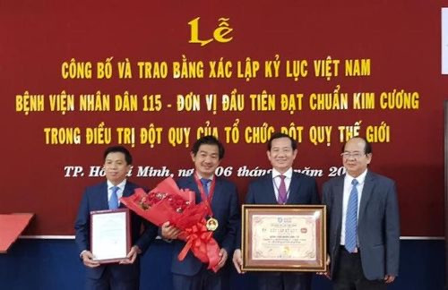 Bệnh viện đầu tiên nào của Việt Nam đạt chuẩn kim cương về điều trị đột quỵ?