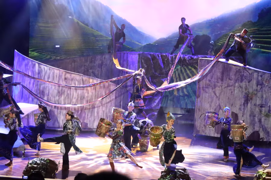 Tác phẩm 'Sức mạnh thời đại' của Đoàn Văn công Quân khu 2. Ảnh tư liệu.