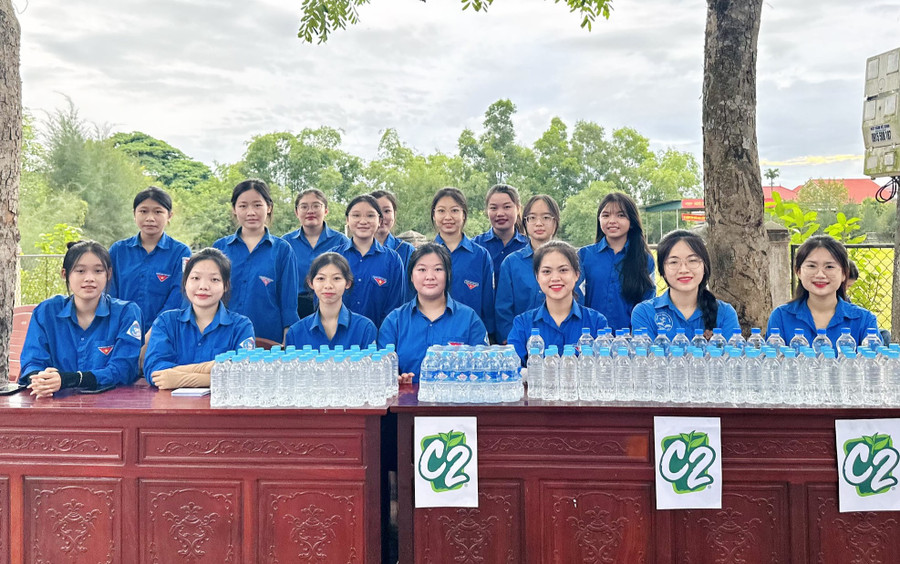 Kỳ thi tốt nghiệp THPT 2024 tại Hà Tĩnh có hơn 17.000 thí sinh với 35 điểm thi. Kỳ thi tốt nghiệp THPT 2024 tại Hà Tĩnh có hơn 17.000 thí sinh với 35 điểm thi.