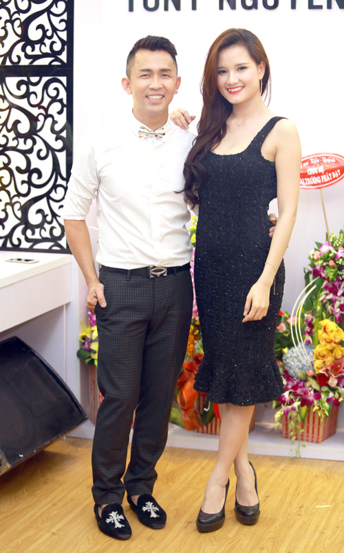 Hoa hậu Kỳ Duyên mập lên trông thấy ảnh 10 MC-Huyen-chau-8416-1425779889.jpg