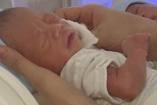 Tâm sự của thai phụ mang thai hộ cặp song sinh đầu tiên ảnh 2 tam su cua thai phu mang thai ho cap song sinh dau tien - 2