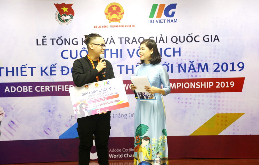 Giao lưu với thí sinh đạt giải quán quân.