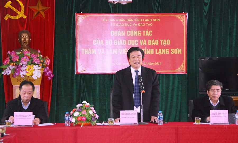 Thứ trưởng Nguyễn Hữu Độ phát biểu tại buổi làm việc Thứ trưởng Nguyễn Hữu Độ phát biểu tại buổi làm việc