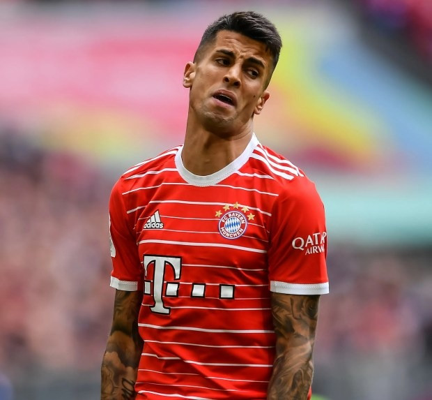 Cancelo rời Man City đến Bayern Munich theo dạng cho mượn vào tháng 1 năm 2023, song thi đấu không thành công. Cancelo rời Man City đến Bayern Munich theo dạng cho mượn vào tháng 1 năm 2023, song thi đấu không thành công.