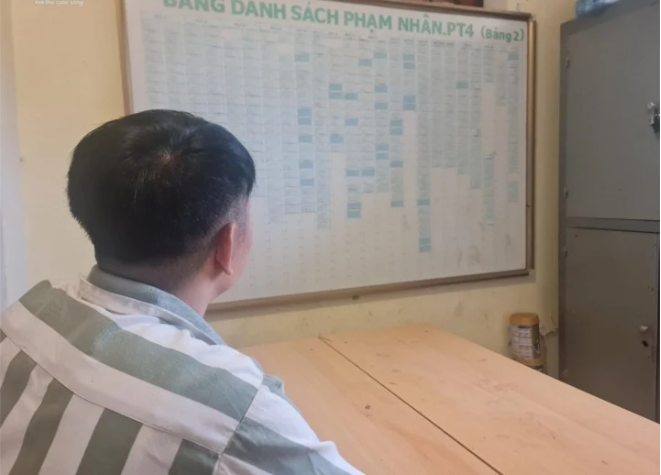 Phạm nhân T. chia sẻ về quá khứ của mình. Phạm nhân T. chia sẻ về quá khứ của mình.