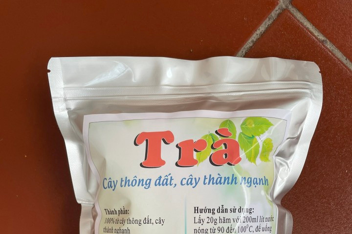 Sản phẩm trà từ thảo dược của nhóm tác giả.