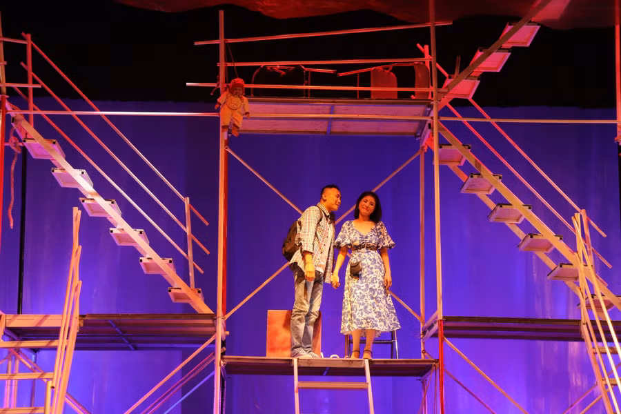 Một cảnh trong vở kịch 'Đến bờ bên kia' của Đoàn kịch Hải Phòng. Ảnh: Huyền Thu