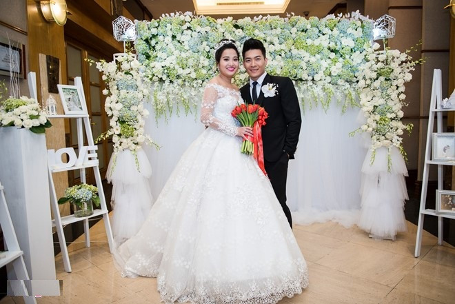 Lan Khuê cùng dàn sao tới dự tiệc cưới MC Hồng Phượng ảnh 1 Lan Khuê cùng dàn sao tới dự tiệc cưới MC Hồng Phượng