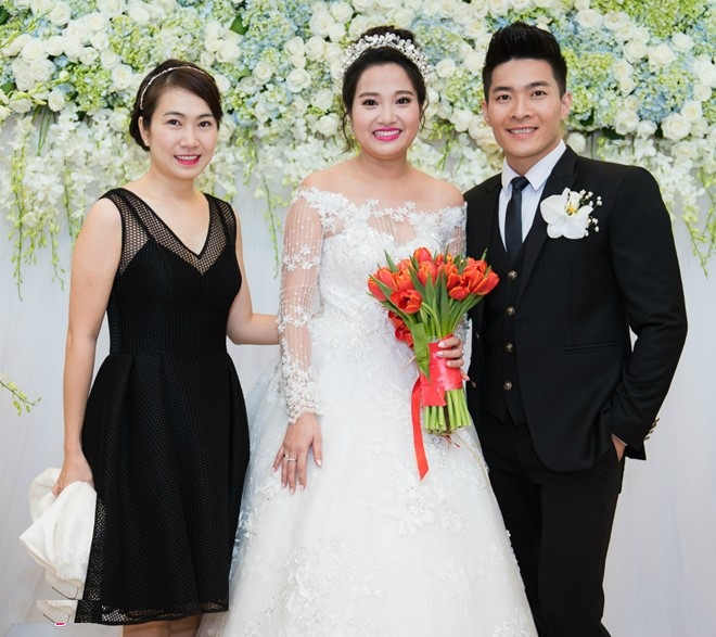 Lan Khuê cùng dàn sao tới dự tiệc cưới MC Hồng Phượng ảnh 5 Lan Khuê cùng dàn sao tới dự tiệc cưới MC Hồng Phượng