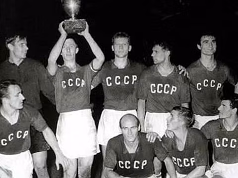 Điểm tên các nhà vô địch Euro từ 1960 đến nay, đội nào lên ngôi nhiều nhất? ảnh 16