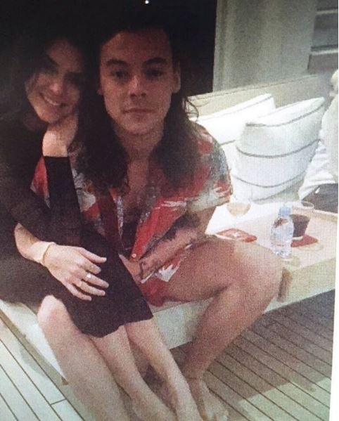 Harry Styles - Kendall Jenner bị hack loạt ảnh hẹn hò riêng tư - Ảnh 4. Harry Styles - Kendall Jenner bị hack loạt ảnh hẹn hò riêng tư - Ảnh 4.