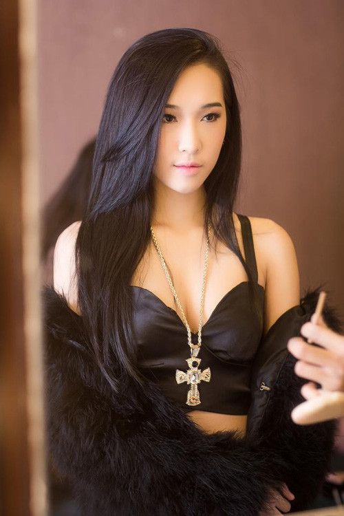 Vẻ nóng bỏng của bộ ba hot girl đình đám Hà thành một thời ảnh 13 Vẻ nóng bỏng của bộ ba hot girl đình đám Hà thành một thời ảnh 13