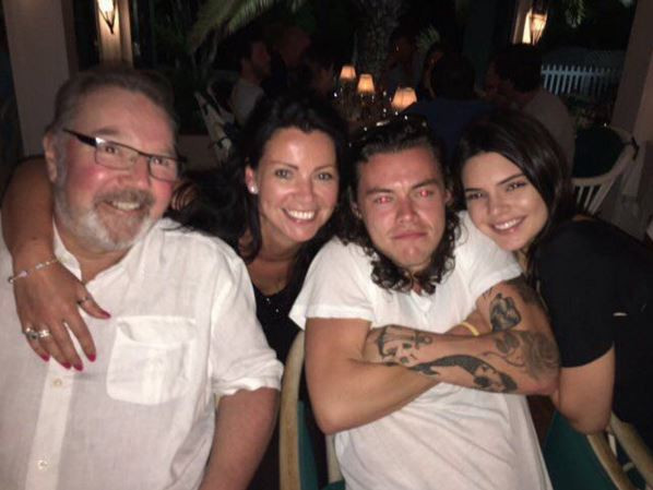 Harry Styles - Kendall Jenner bị hack loạt ảnh hẹn hò riêng tư - Ảnh 10. Harry Styles - Kendall Jenner bị hack loạt ảnh hẹn hò riêng tư - Ảnh 10.