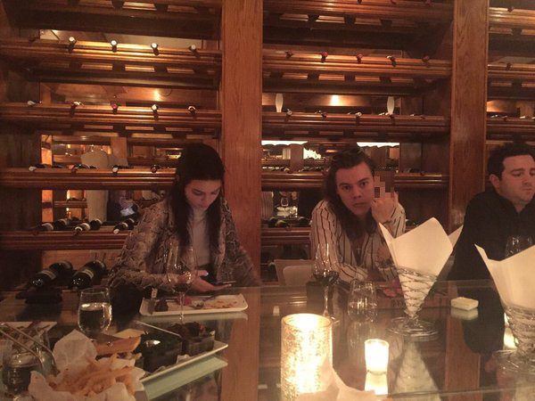 Harry Styles - Kendall Jenner bị hack loạt ảnh hẹn hò riêng tư - Ảnh 8. Harry Styles - Kendall Jenner bị hack loạt ảnh hẹn hò riêng tư - Ảnh 8.