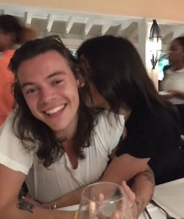 Harry Styles - Kendall Jenner bị hack loạt ảnh hẹn hò riêng tư - Ảnh 3. Harry Styles - Kendall Jenner bị hack loạt ảnh hẹn hò riêng tư - Ảnh 3.