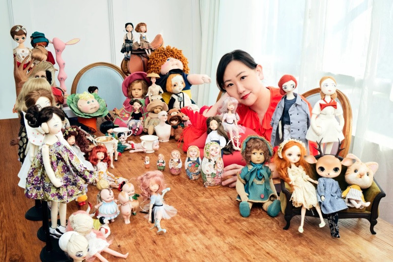 Lau có bộ sưu tập hơn 500 búp bê, bao gồm búp bê của chính cô cũng như búp bê Lenci cổ điển từ những năm 30 và búp bê Bradley từ những năm 60. Ảnh: Ninh Lau Lau có bộ sưu tập hơn 500 búp bê, bao gồm búp bê của chính cô cũng như búp bê Lenci cổ điển từ những năm 30 và búp bê Bradley từ những năm 60. Ảnh: Ninh Lau