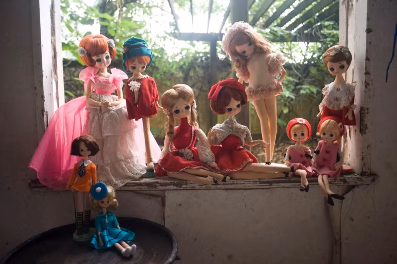 Bộ sưu tập búp bê của Lau gồm một số búp bê Bradley cổ điển. Ảnh: Ninh Lau