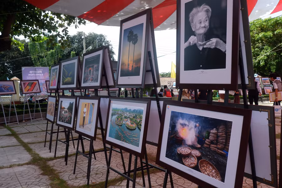 Một góc triển lãm 'Việt Nam qua ống kính nhiếp ảnh gia quốc tế' lần 2. Ảnh: BTC.