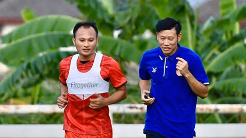 Trọng Hoàng đang phải tập riêng cùng trợ lý Thạch Bảo Khanh.