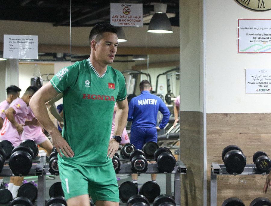 Filip Nguyễn là tân binh của đội tuyển Việt Nam nhưng đã ngoài 30 tuổi. Filip Nguyễn là tân binh của đội tuyển Việt Nam nhưng đã ngoài 30 tuổi.