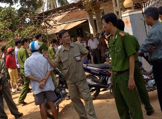 Lực lượng CA bảo vệ hiện trường.