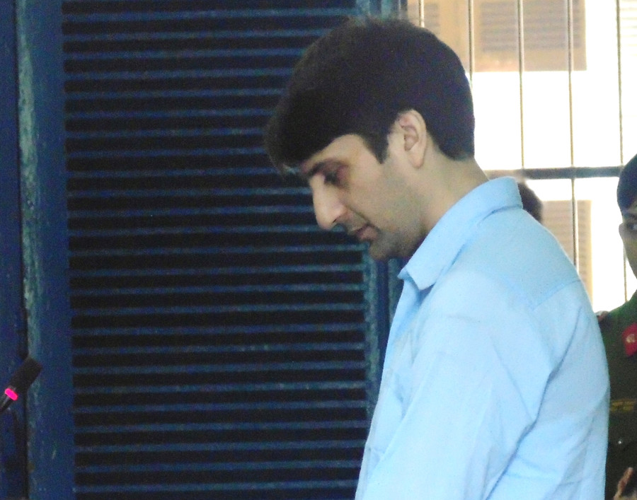 Bị cáo trước vành móng ngựa. Ảnh: K.T.