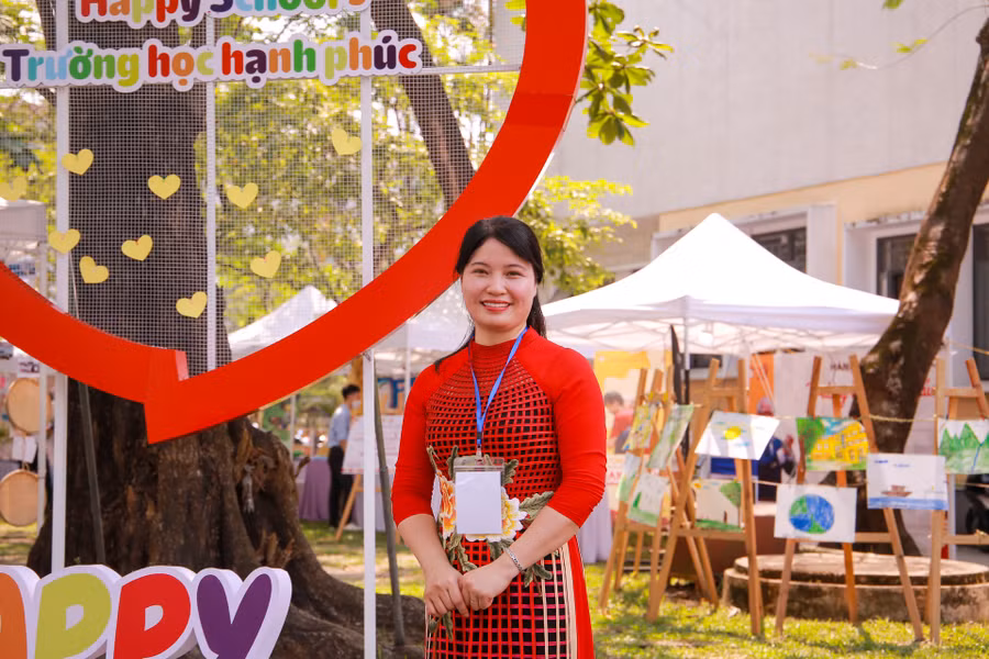 Cô Lê Hoàn Châu – Hiệu trưởng Trường THCS Nguyễn Trãi, quận Ba Đình, TP Hà Nội. (Ảnh: Hoàng Hải).