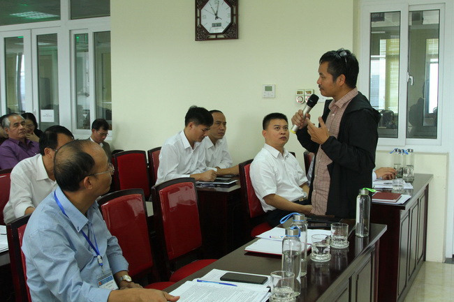 Nhà báo Nguyễn Đức Tuân - Trưởng ban Thư ký toà soạn Báo Giáo dục và Thời đại phân tích các vấn đề về công tác truyền thông đang được cán bộ quản lý của ngành Giáo dục Bắc Giang quan tâm tại buổi tập huấn. Ảnh: Việt Hà Nhà báo Nguyễn Đức Tuân - Trưởng ban Thư ký toà soạn Báo Giáo dục và Thời đại phân tích các vấn đề về công tác truyền thông đang được cán bộ quản lý của ngành Giáo dục Bắc Giang quan tâm tại buổi tập huấn. Ảnh: Việt Hà