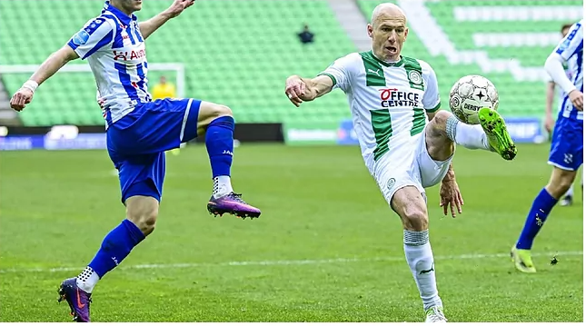 Robben tái xuất đấu với Heerenveen.