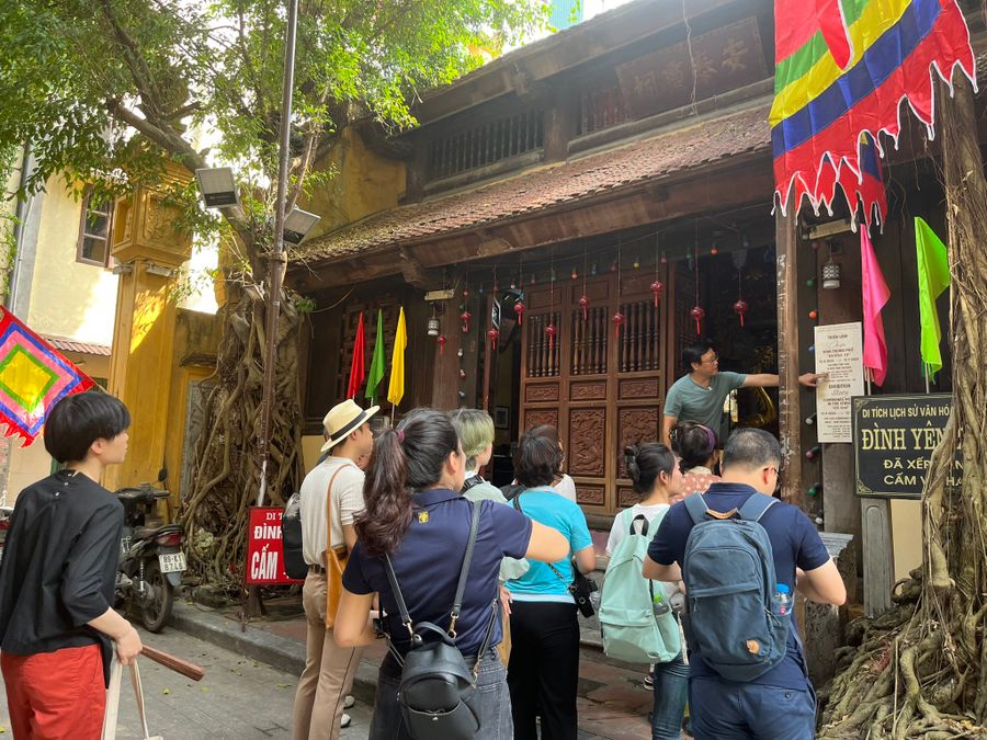 Tour đi bộ nghệ thuật 'Chuyện Đình trong phố' nhằm kể những câu chuyện văn hóa cho những người trực tiếp hoạt động trong lĩnh vực văn hóa, di sản.