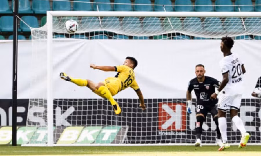 Quang Hải chưa để lại nhiều dấu ấn trong thời gian ở Pau FC tại Ligue 2.