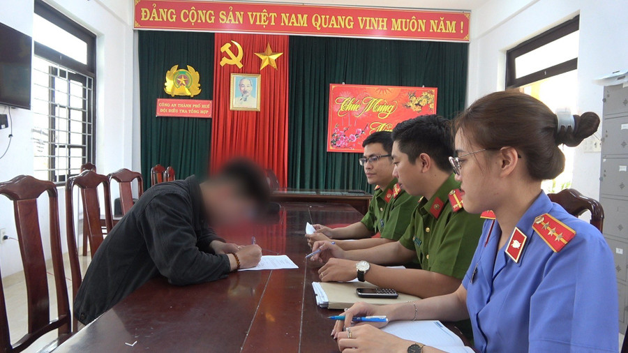Đối tượng Châu Văn T. tại Công an TP Huế. (Ảnh: Công an cung cấp). Đối tượng Châu Văn T. tại Công an TP Huế. (Ảnh: Công an cung cấp).