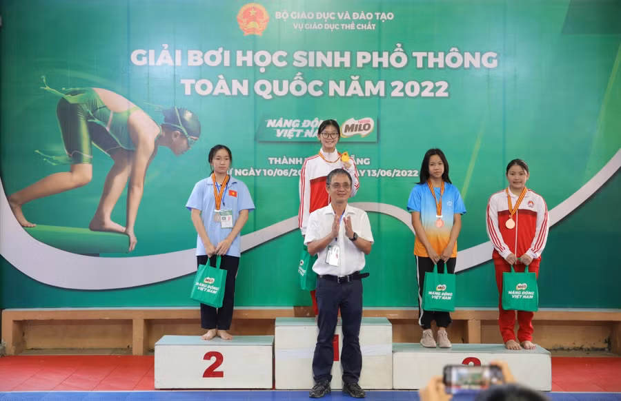 Trần Minh Như (đoàn Thành phố Hồ Chí Minh) giành HCV nội dung 50 m tự do nữ học sinh lớp 6,7.